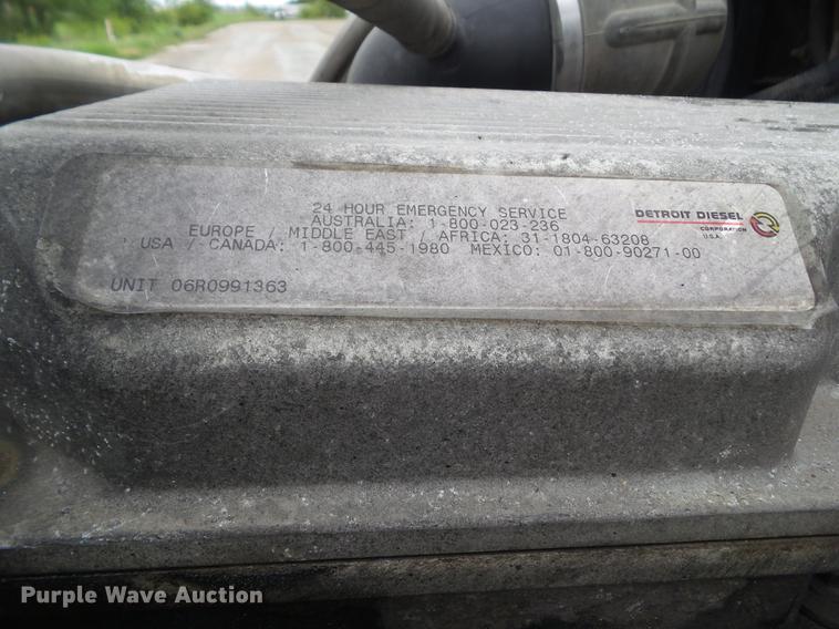 image for item EM9186 2008 Freightliner Columbia semi truck