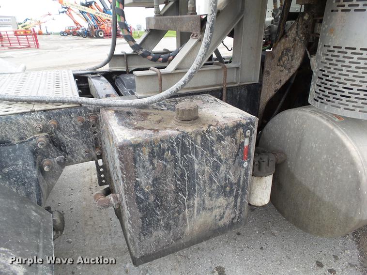 image for item EM9186 2008 Freightliner Columbia semi truck