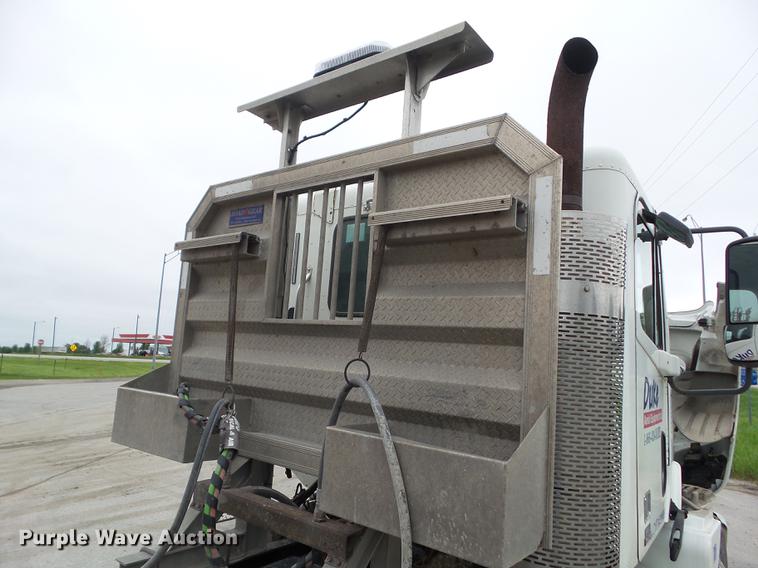 image for item EM9186 2008 Freightliner Columbia semi truck