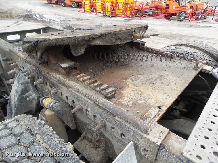 image for item EM9186 2008 Freightliner Columbia semi truck