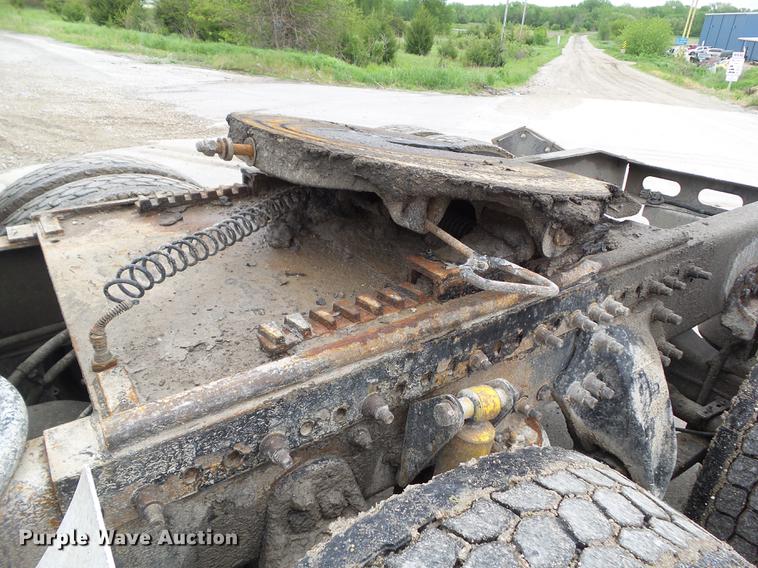 image for item EM9186 2008 Freightliner Columbia semi truck