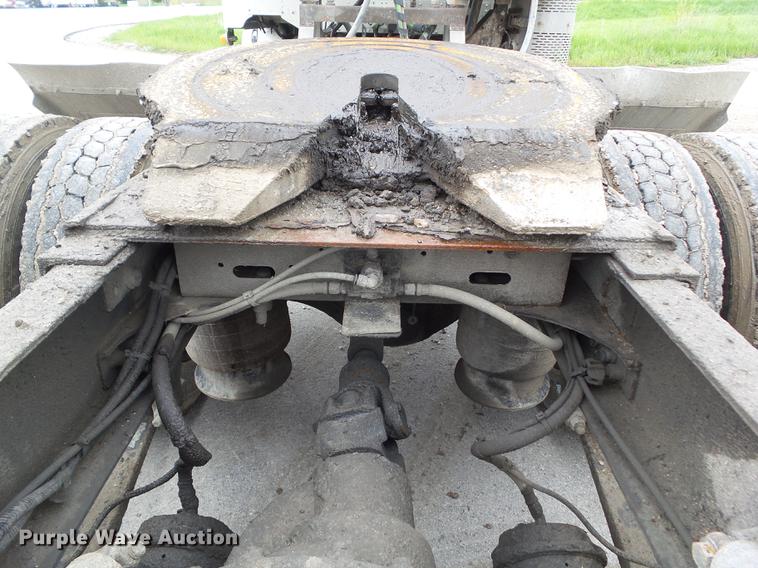 image for item EM9186 2008 Freightliner Columbia semi truck