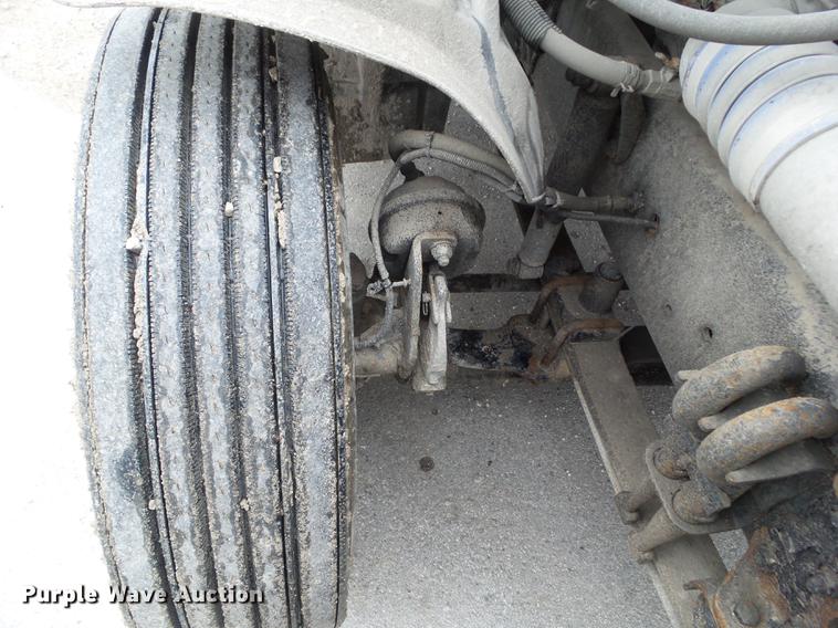 image for item EM9186 2008 Freightliner Columbia semi truck