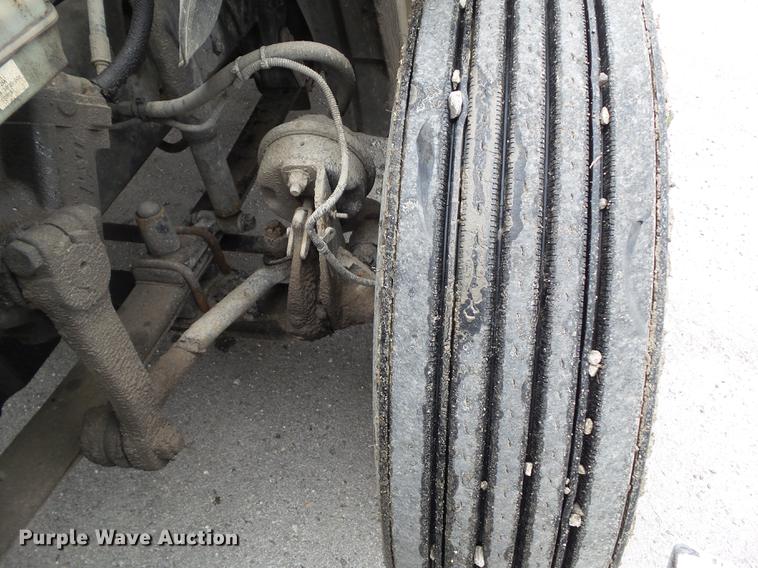 image for item EM9186 2008 Freightliner Columbia semi truck