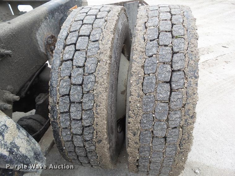 image for item EM9186 2008 Freightliner Columbia semi truck