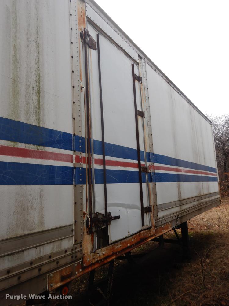 image for item FC9504 1985 Trailmobile 011S-3YAL dry van trailer