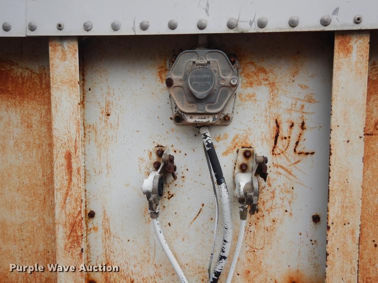 image for item FC9504 1985 Trailmobile 011S-3YAL dry van trailer