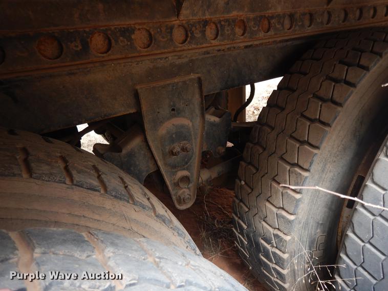 image for item FC9504 1985 Trailmobile 011S-3YAL dry van trailer