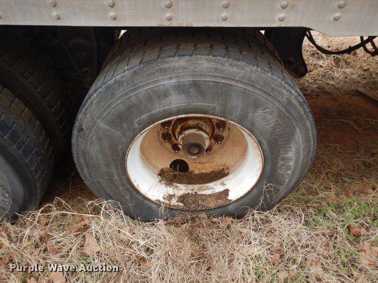 image for item FC9504 1985 Trailmobile 011S-3YAL dry van trailer