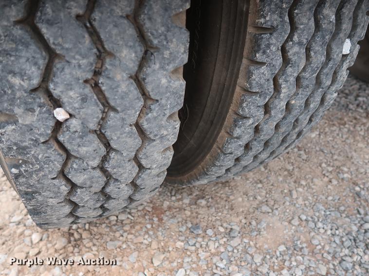 image for item FE9651 1998 Galbreath AC2-OR-470 roll-off double container trailer