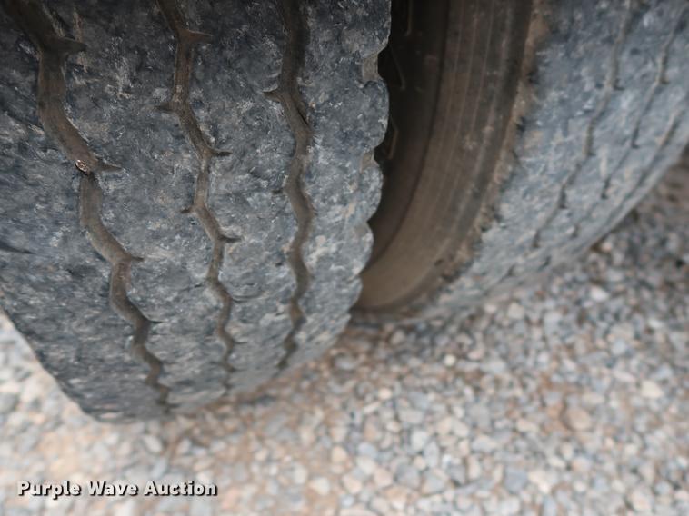 image for item FE9651 1998 Galbreath AC2-OR-470 roll-off double container trailer