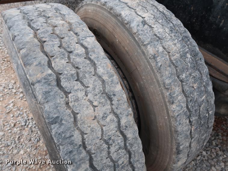 image for item FE9651 1998 Galbreath AC2-OR-470 roll-off double container trailer