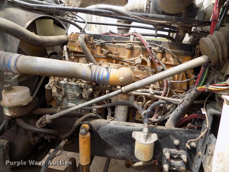 image for item FG9376 2006 Freightliner FLD120 semi truck