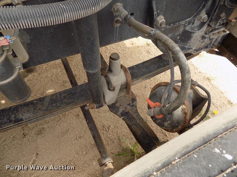 image for item FG9376 2006 Freightliner FLD120 semi truck