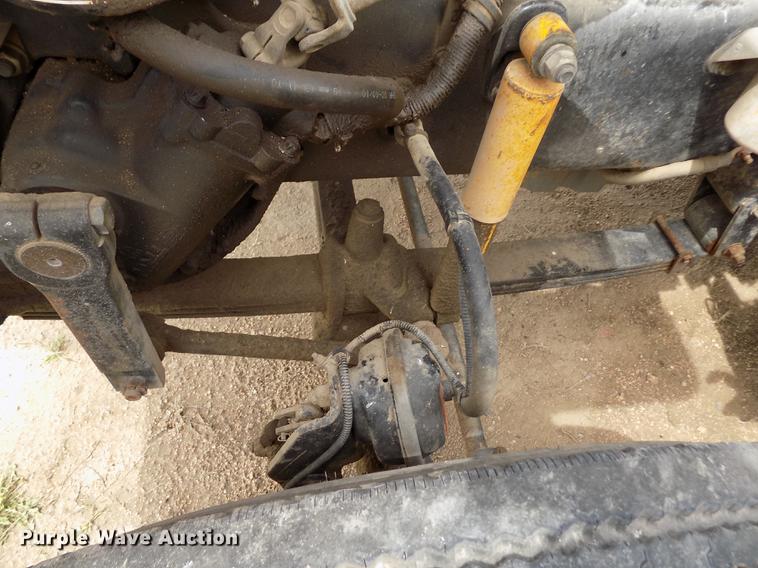 image for item FG9376 2006 Freightliner FLD120 semi truck