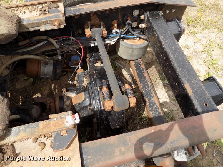 image for item FG9376 2006 Freightliner FLD120 semi truck