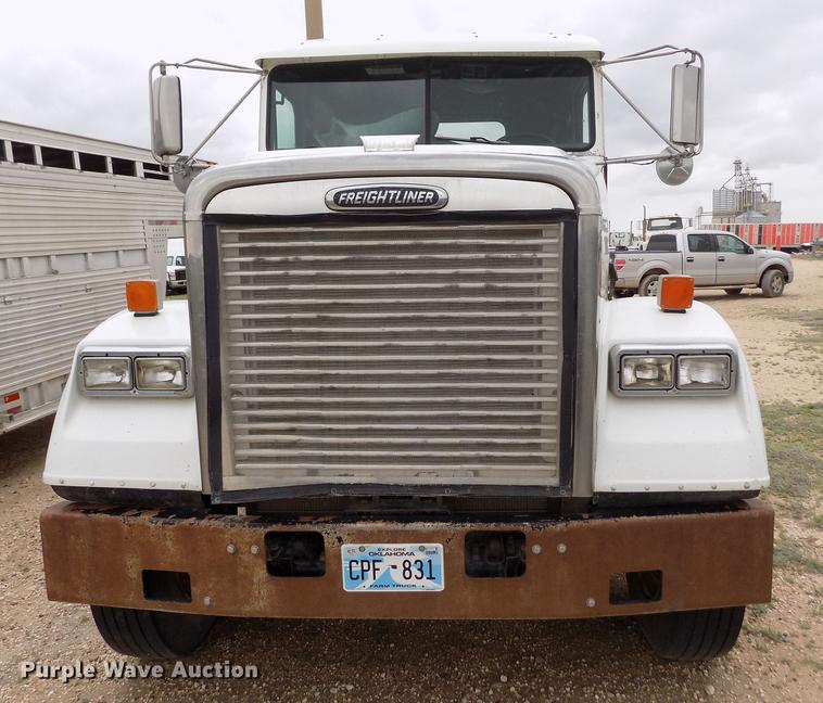 image for item FG9435 2008 Freightliner FLD semi truck
