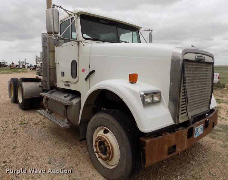 image for item FG9435 2008 Freightliner FLD semi truck