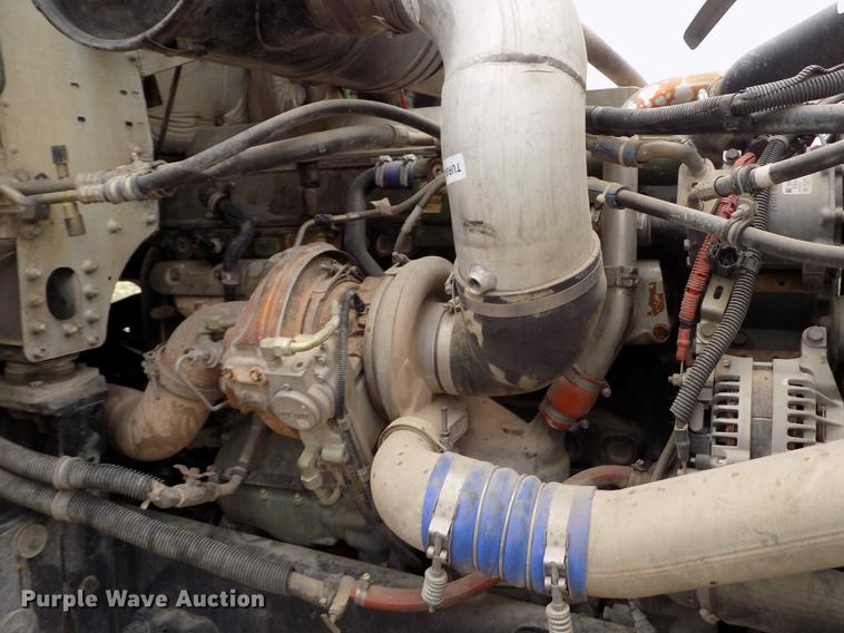 image for item FG9435 2008 Freightliner FLD semi truck