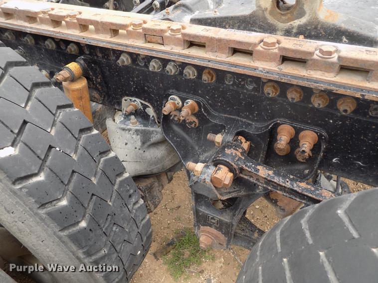 image for item FG9435 2008 Freightliner FLD semi truck