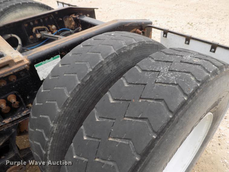 image for item FG9435 2008 Freightliner FLD semi truck