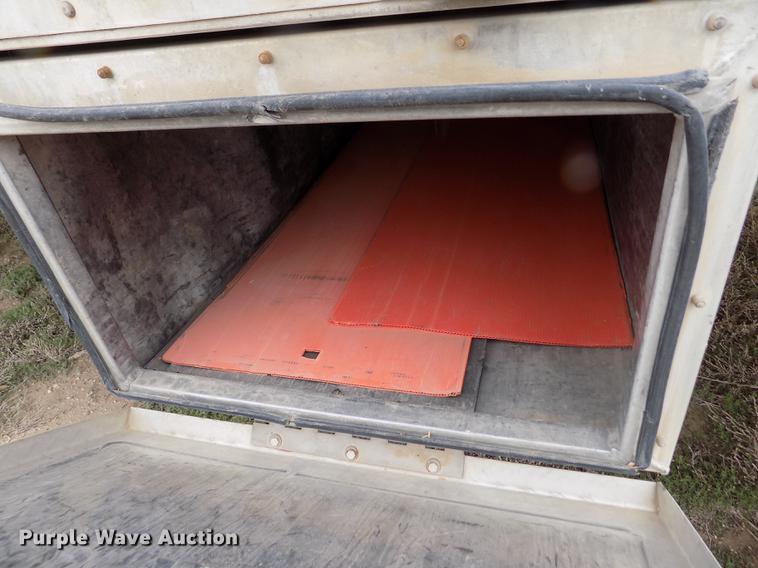 image for item FG9450 1996 Wilson PSAL-303P livestock trailer