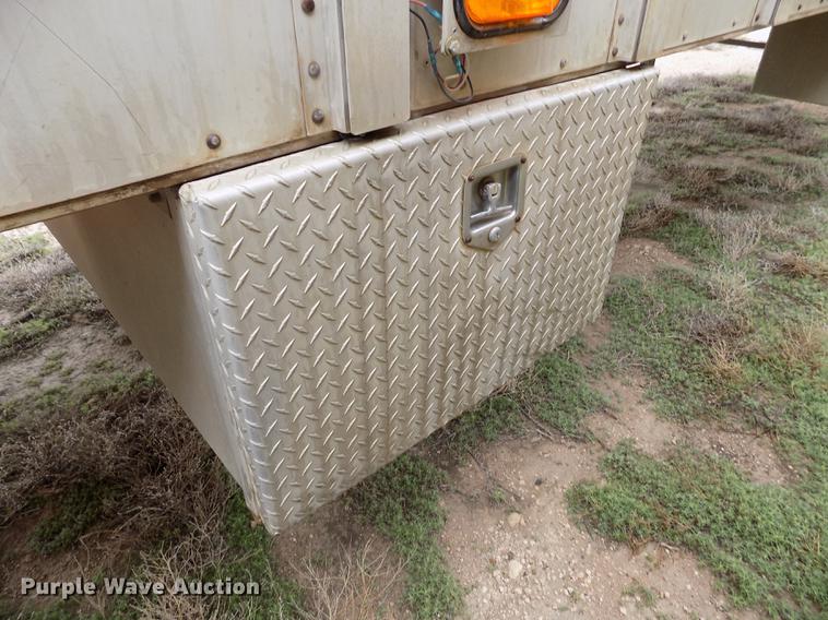 image for item FG9450 1996 Wilson PSAL-303P livestock trailer