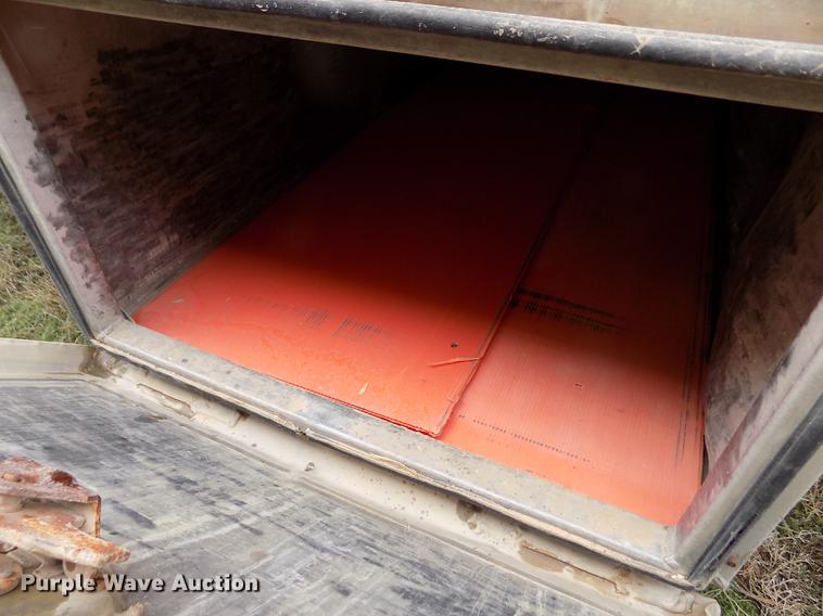 image for item FG9450 1996 Wilson PSAL-303P livestock trailer