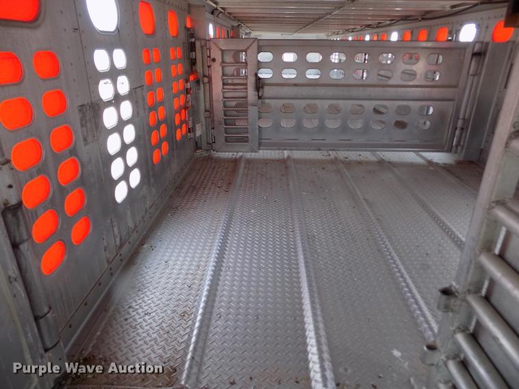 image for item FG9450 1996 Wilson PSAL-303P livestock trailer