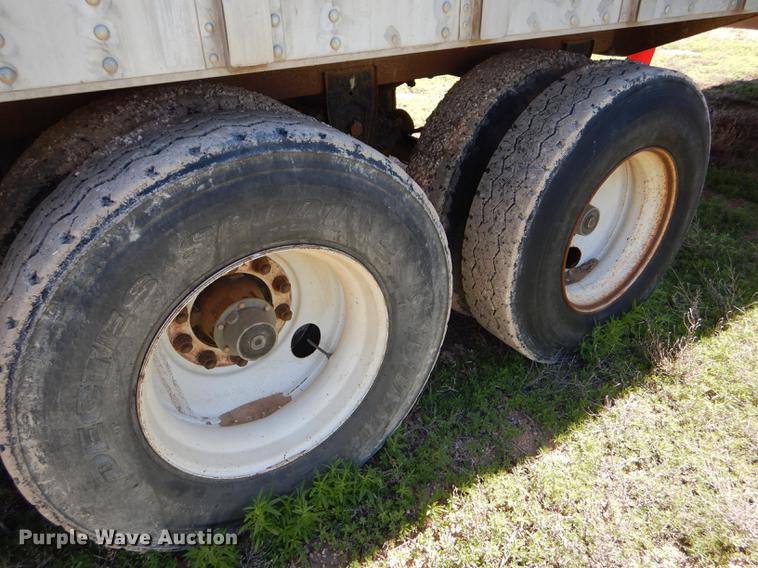 image for item FG9450 1996 Wilson PSAL-303P livestock trailer