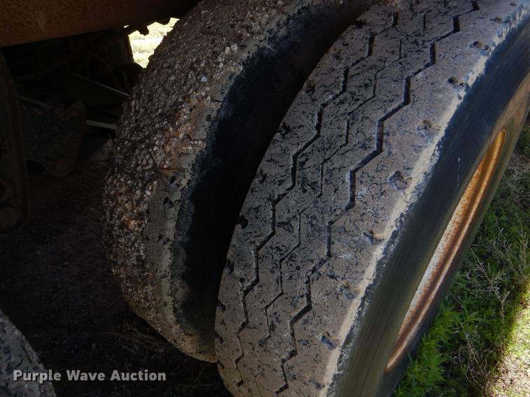 image for item FG9450 1996 Wilson PSAL-303P livestock trailer