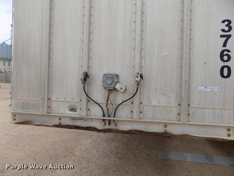 image for item FG9463 1995 Barrett livestock trailer