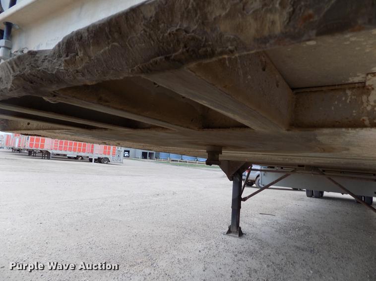 image for item FG9463 1995 Barrett livestock trailer