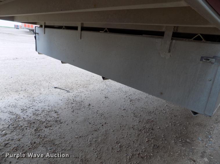 image for item FG9463 1995 Barrett livestock trailer