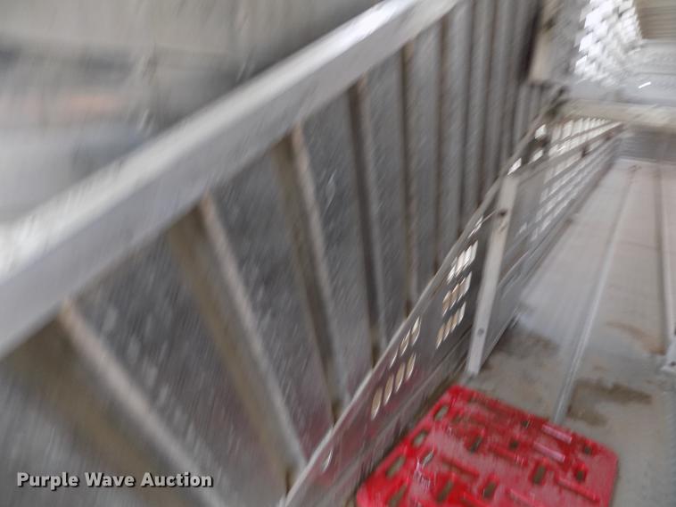 image for item FG9463 1995 Barrett livestock trailer