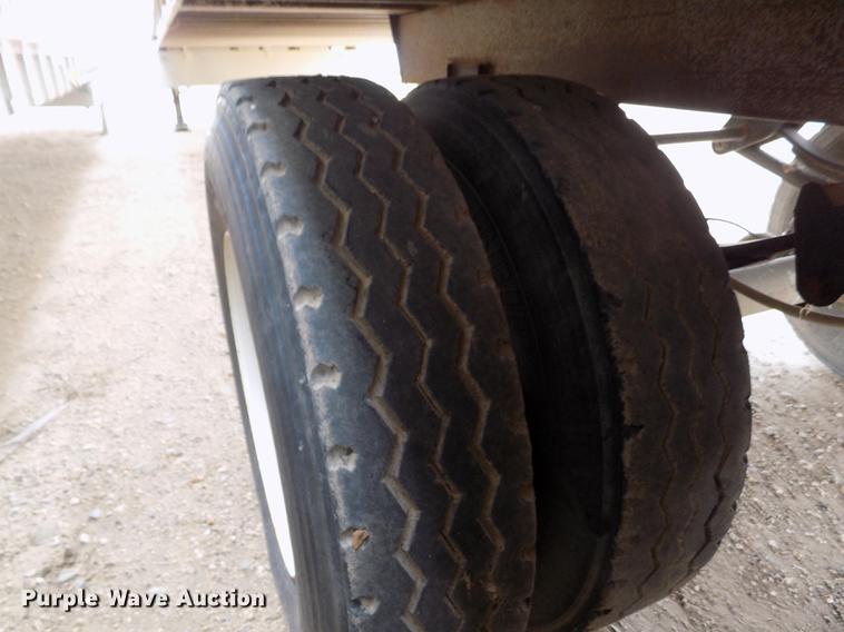 image for item FG9463 1995 Barrett livestock trailer