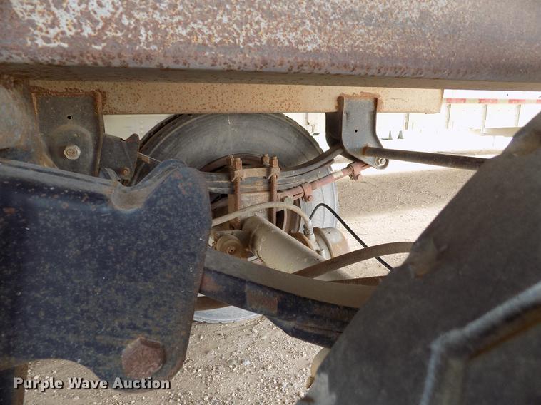 image for item FG9463 1995 Barrett livestock trailer