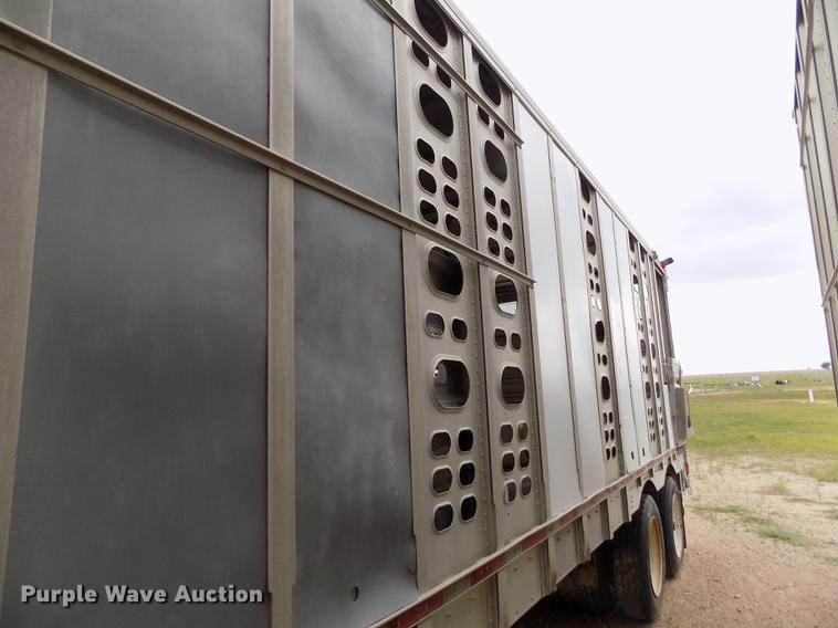 image for item FG9464 1997 Wilson PSADL-300P livestock trailer