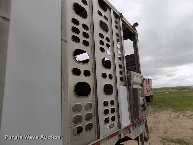 image for item FG9464 1997 Wilson PSADL-300P livestock trailer