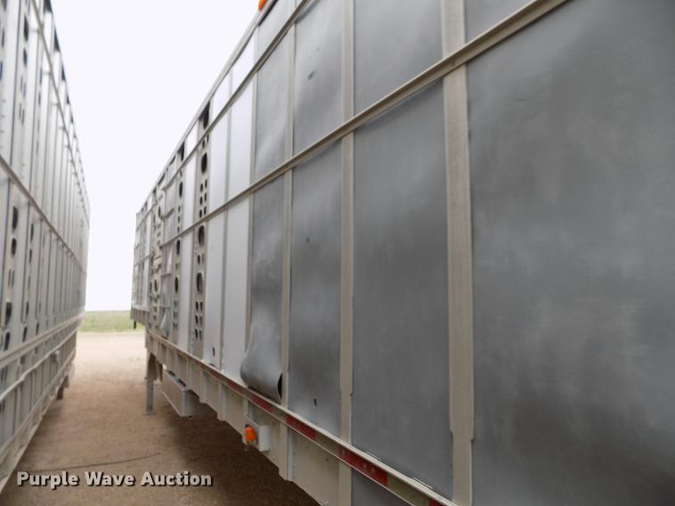 image for item FG9464 1997 Wilson PSADL-300P livestock trailer