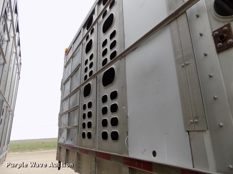image for item FG9464 1997 Wilson PSADL-300P livestock trailer
