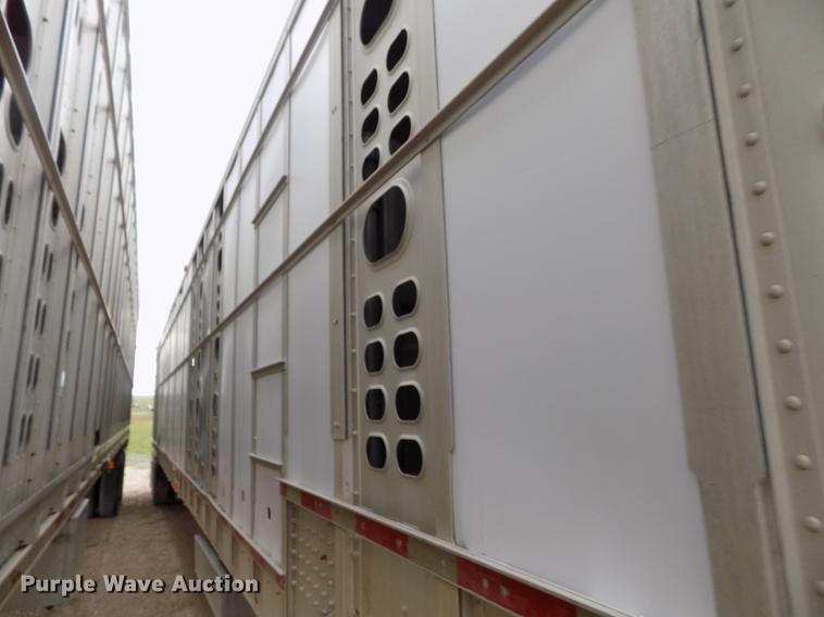 image for item FG9464 1997 Wilson PSADL-300P livestock trailer