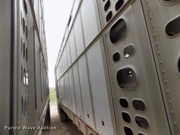image for item FG9464 1997 Wilson PSADL-300P livestock trailer