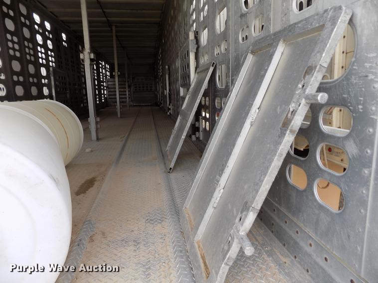 image for item FG9464 1997 Wilson PSADL-300P livestock trailer