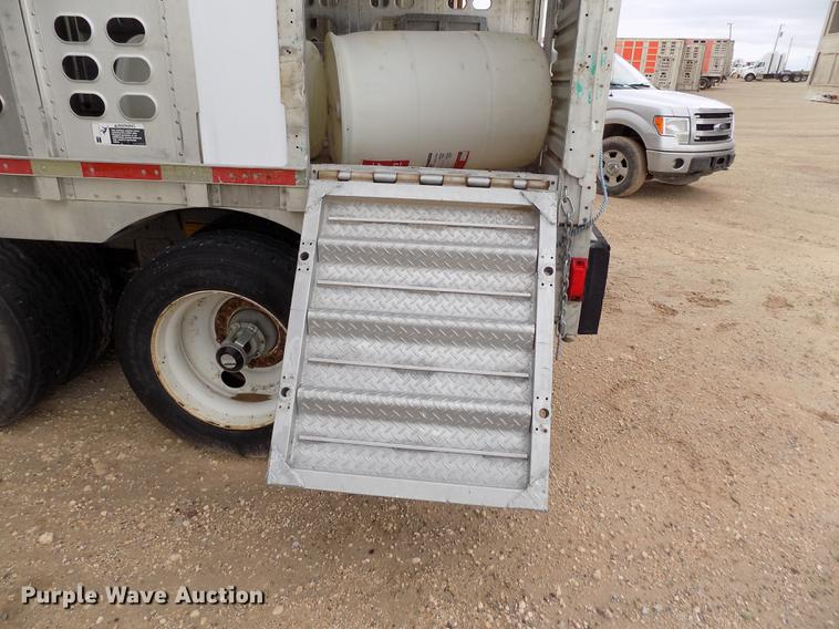 image for item FG9464 1997 Wilson PSADL-300P livestock trailer