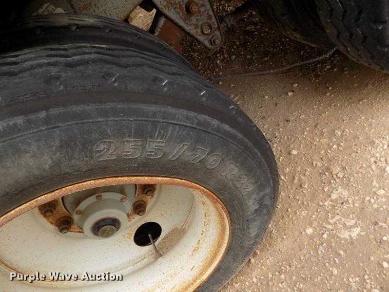 image for item FG9464 1997 Wilson PSADL-300P livestock trailer