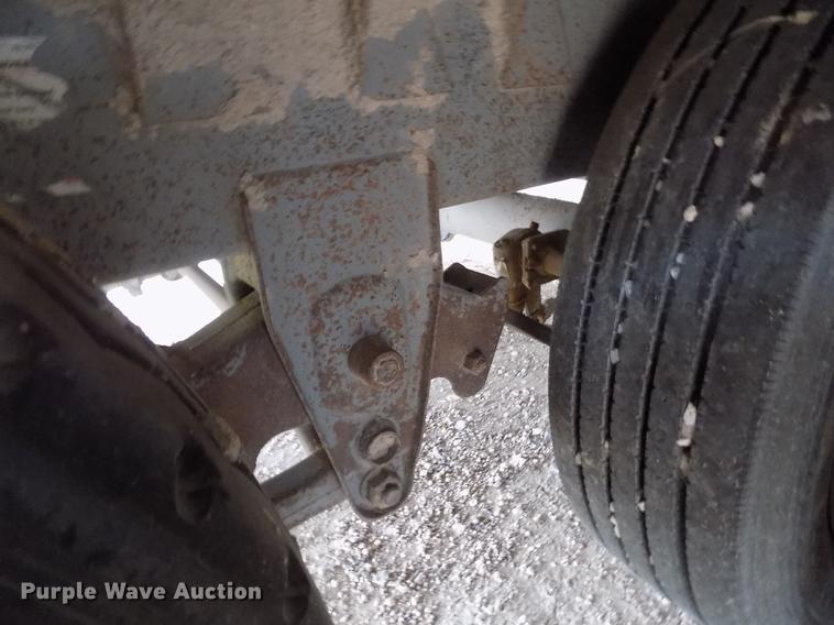 image for item FG9464 1997 Wilson PSADL-300P livestock trailer