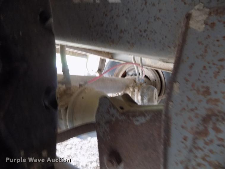 image for item FG9464 1997 Wilson PSADL-300P livestock trailer