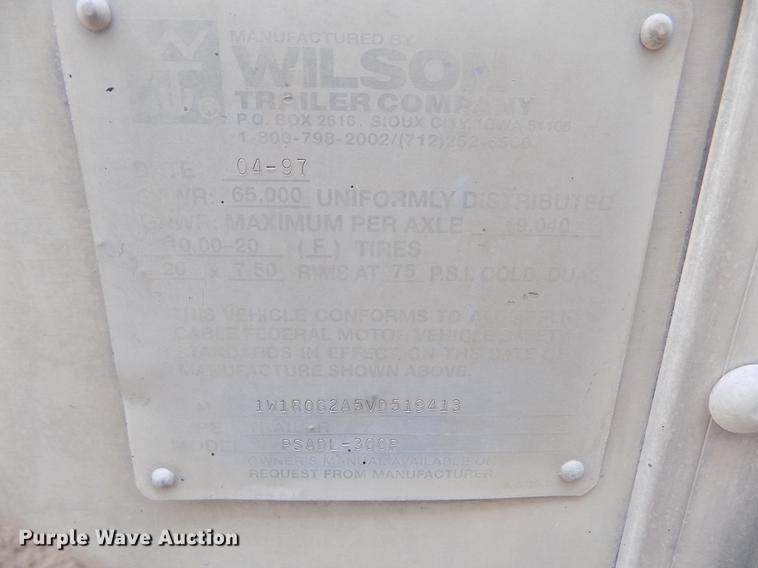 image for item FG9464 1997 Wilson PSADL-300P livestock trailer
