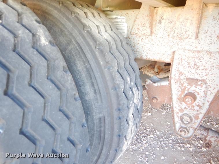 image for item FG9464 1997 Wilson PSADL-300P livestock trailer